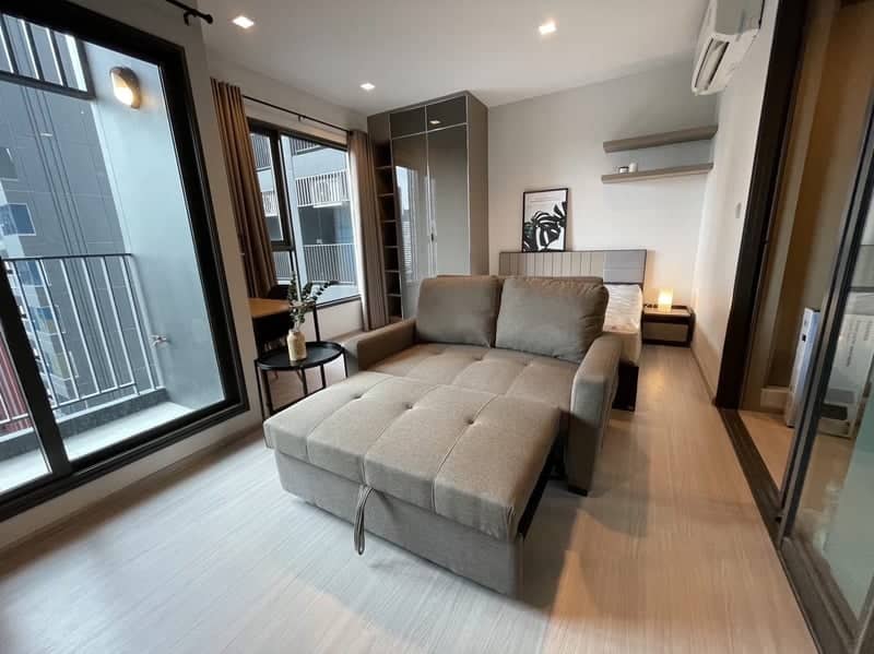 Life Asoke Rama 9 — High Floor City View | Fully Furnished | Near MRT Rama 9