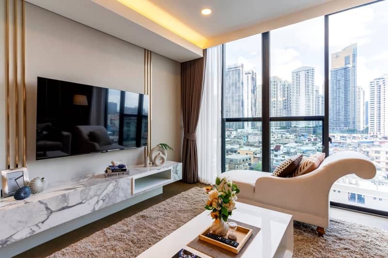 Wyndham Residence Queens — Luxury Corner Living | Steps to MRT QSNCC