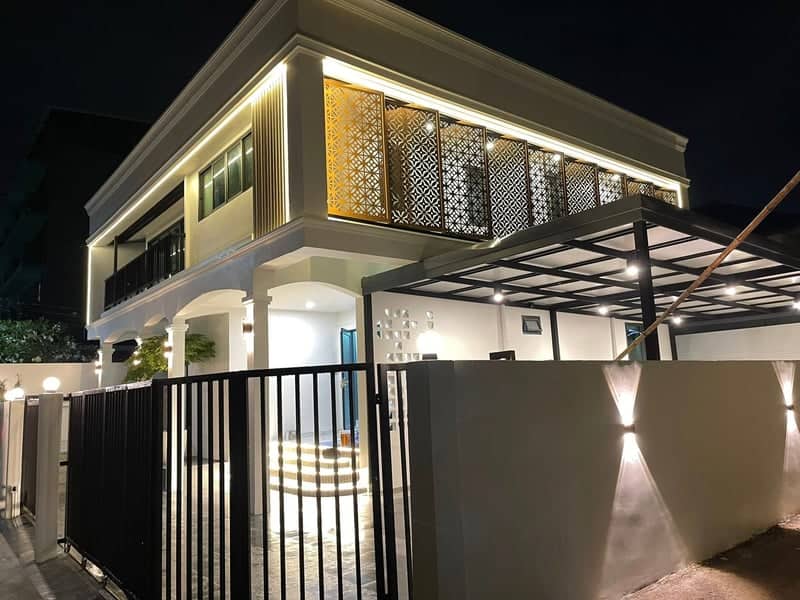 Modern Craftsmanship House — Double Volume Courtyard Living | Nawamin