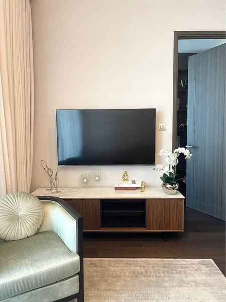 LAVIQ Sukhumvit 57 — Rare High Floor Unit | Unblocked Thonglor View