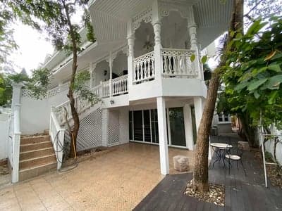 Fantasia Villa 2 — European Corner Townhome | Near BTS Bearing photo 2