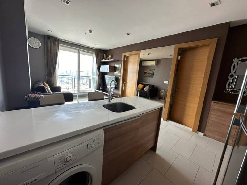 Rhythm Huai Khwang — High Floor Corner Unit | 0m from MRT | Huai Khwang photo 4