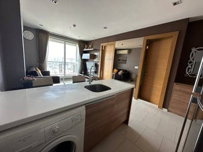 Rhythm Huai Khwang — High Floor Corner Unit | 0m from MRT | Huai Khwang photo 4