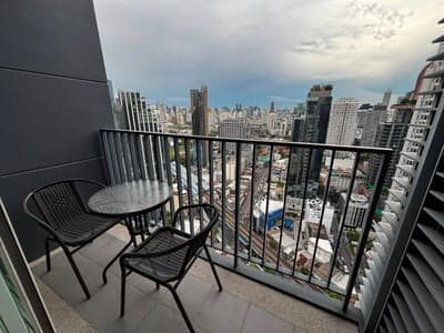 Siri at Sukhumvit — Renovated City-View Home | Direct BTS Skywalk photo 3