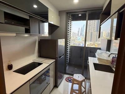 The Room Rama 4 — City & Pool View | Fully Furnished | Near MRT photo 4