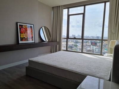 The Room Rama 4 — Spacious City Living | Near MRT & Expressway photo 2