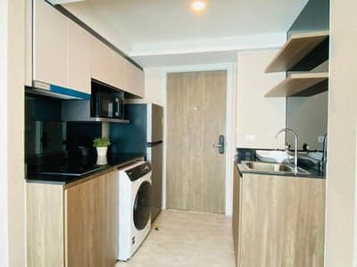 Lloyd Soonvijai-Thonglor — Corner Unit Fl. 8 | 80m to Bangkok Hospital | Free Monthly Cleaning photo 3