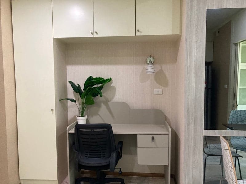 Noble Remix — Direct BTS Access | Prime Sukhumvit 36 Living photo 3