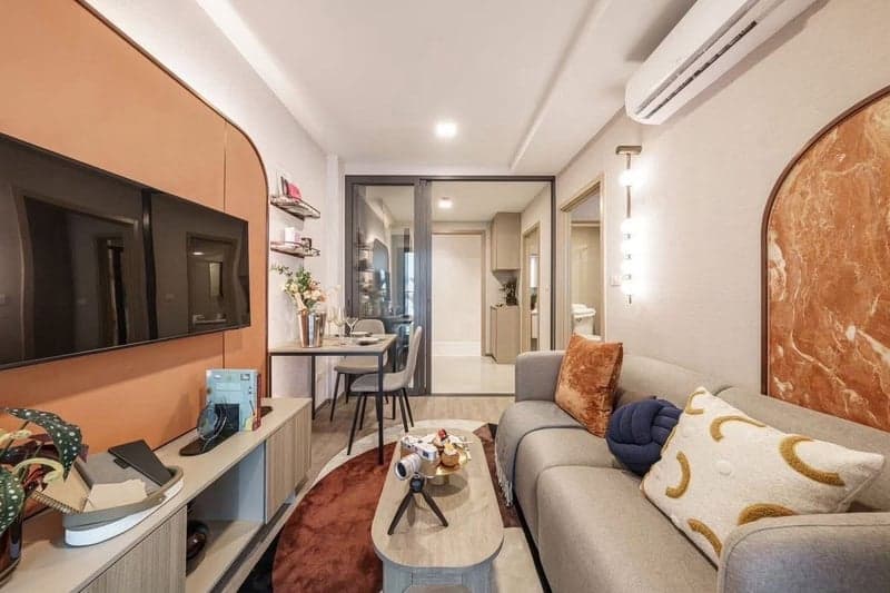 The Base Ratchada 19 — Pet-Friendly Low-Rise | South-Facing Balcony | Near MRT Ratchadaphisek photo 2