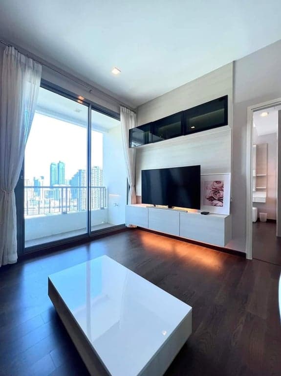 Q Asoke — Premium Pool View Residence | Fully Furnished | Asoke-Rama 9