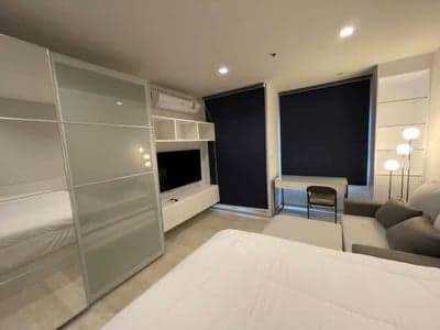 Life One Wireless — High Floor City Living | Near BTS Ploenchit photo 2