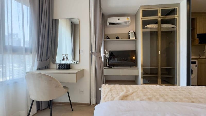 Life Rama 4-Asoke — High Floor City View | Ready to Move | Near MRT photo 2