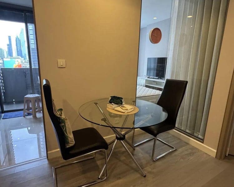 The Room Rama 4 — City & Pool View | Fully Furnished | Near MRT photo 3