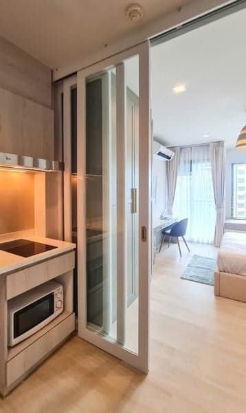 Life One Wireless — Garden View Studio | Closed Kitchen Layout | CBD photo 4
