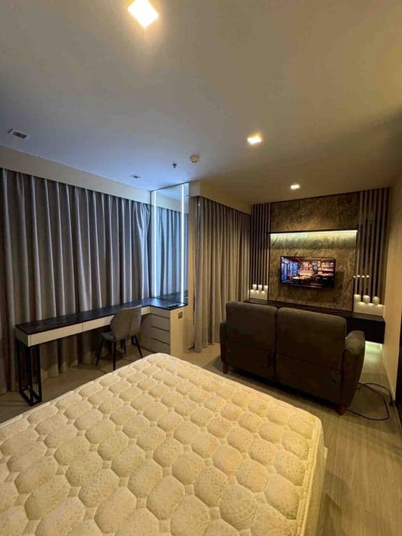 Life Asoke-Rama 9 — 11th Floor Studio | Southern Views | 350k THB Premium Built-in Decor