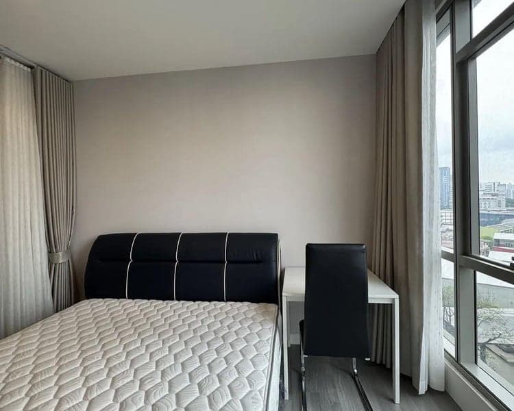 The Room Rama 4 — City & Pool View | Fully Furnished | Near MRT photo 2