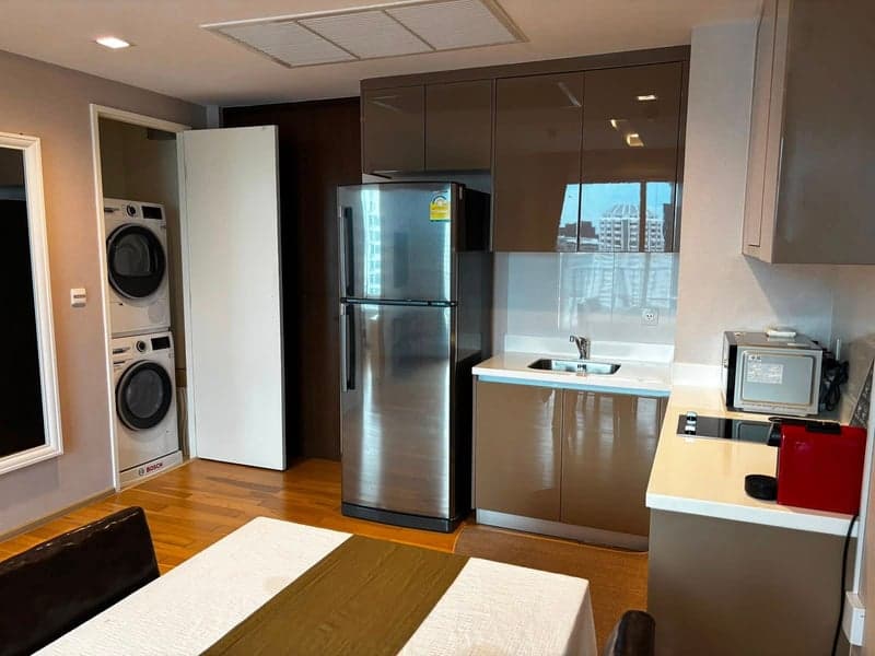 Siri at Sukhumvit — Renovated City-View Home | Direct BTS Skywalk photo 4