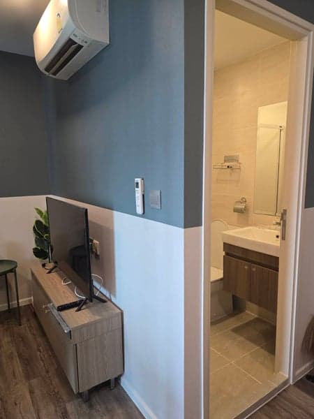 Brown Condo Ratchada-Huaikhuang — Pool View High Floor | Fully Furnished | Near MRT photo 3