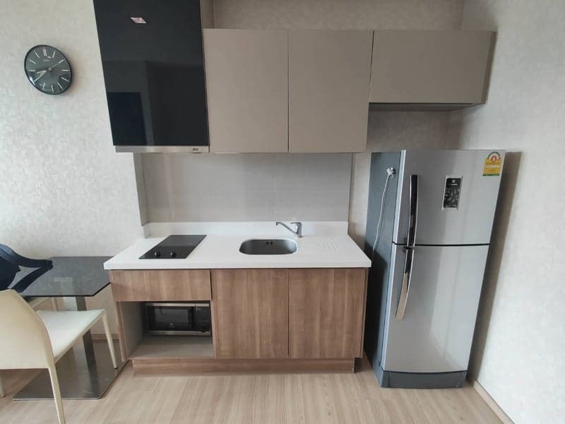 Rhythm Sathorn — Open City View Residence | Near BTS Saphan Taksin photo 2