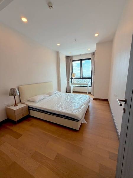Supalai Premier Charoen Nakhon — River-View Penthouse | Steps from BTS photo 2