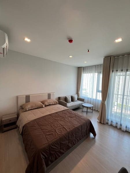 Life Sathorn Sierra — High Floor South Facing | Fully Furnished | Near BTS Talat Phlu photo 2