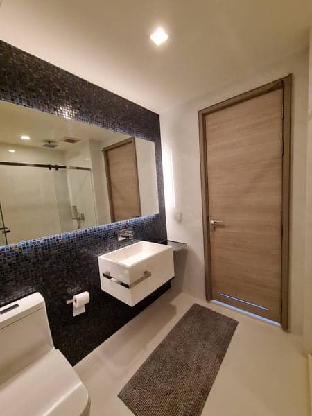 The Room Rama 4 — Spacious City Living | Near MRT & Expressway photo 4