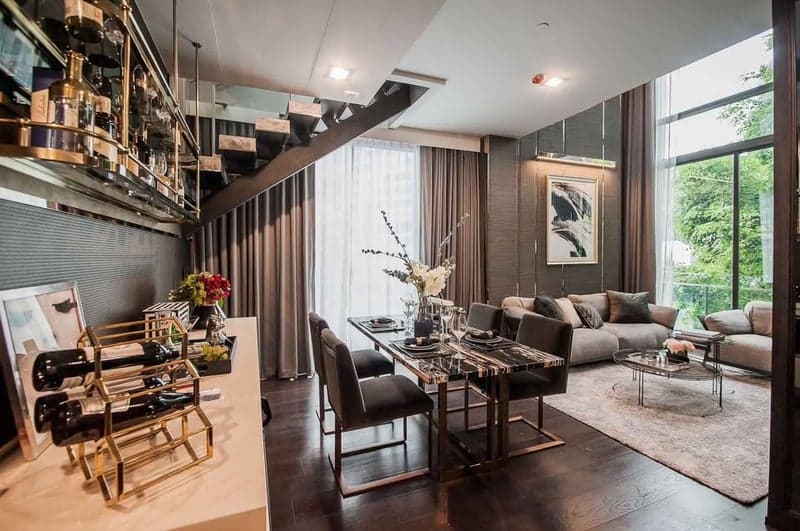 LAVIQ Sukhumvit 57 — Luxury Duplex Corner Residence | Near BTS Thong Lo photo 3