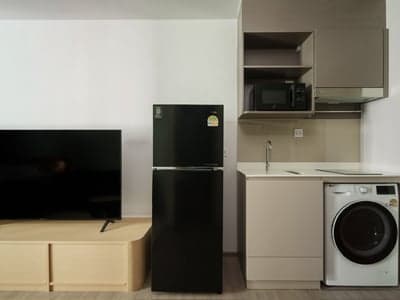 Aspire Sukhumvit - Rama 4 — Brand New Minimalist Studio | Pool View | Near BTS photo 2