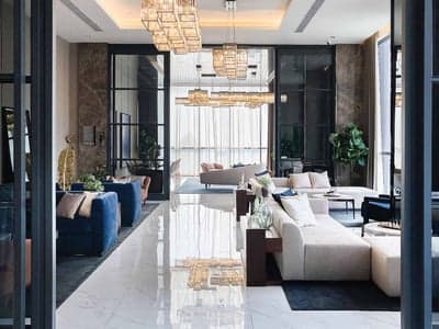 Mazarine Ratchayothin photo 4