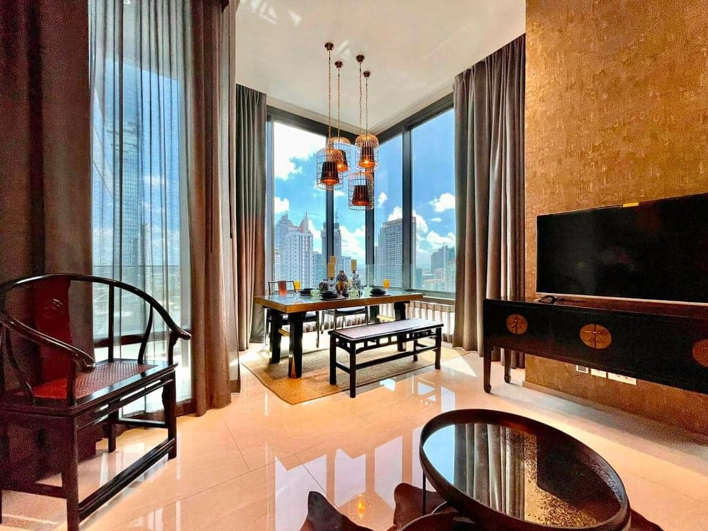 ASHTON SILOM — Luxury Corner Residence | City View | Near BTS Chong Nonsi