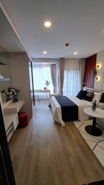 Soho Bangkok Ratchada — Stylish Built-in Unit | Near MRT Huai Khwang