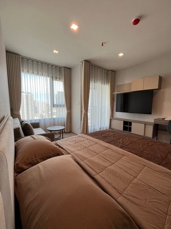 Life Sathorn Sierra — High Floor South Facing | Fully Furnished | Near BTS Talat Phlu