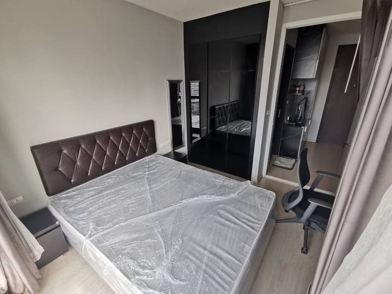 Rhythm Sukhumvit 44/1 — Direct BTS Access | Quiet Work-From-Home Living photo 3