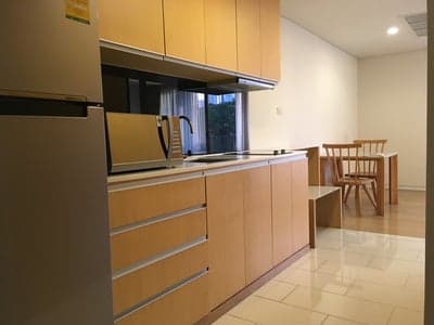 Siamese Gioia — Renovated Unit with Bathtub | Free Shuttle | Phrom Phong photo 4