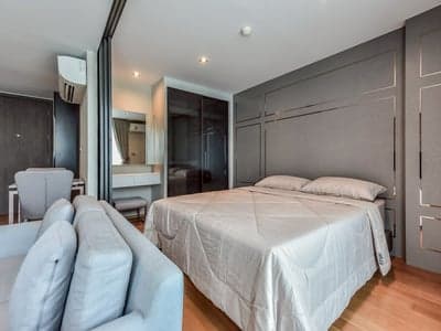 Altitude Define Samyan — Private Low-Rise Living | Near MRT Samyan photo 3