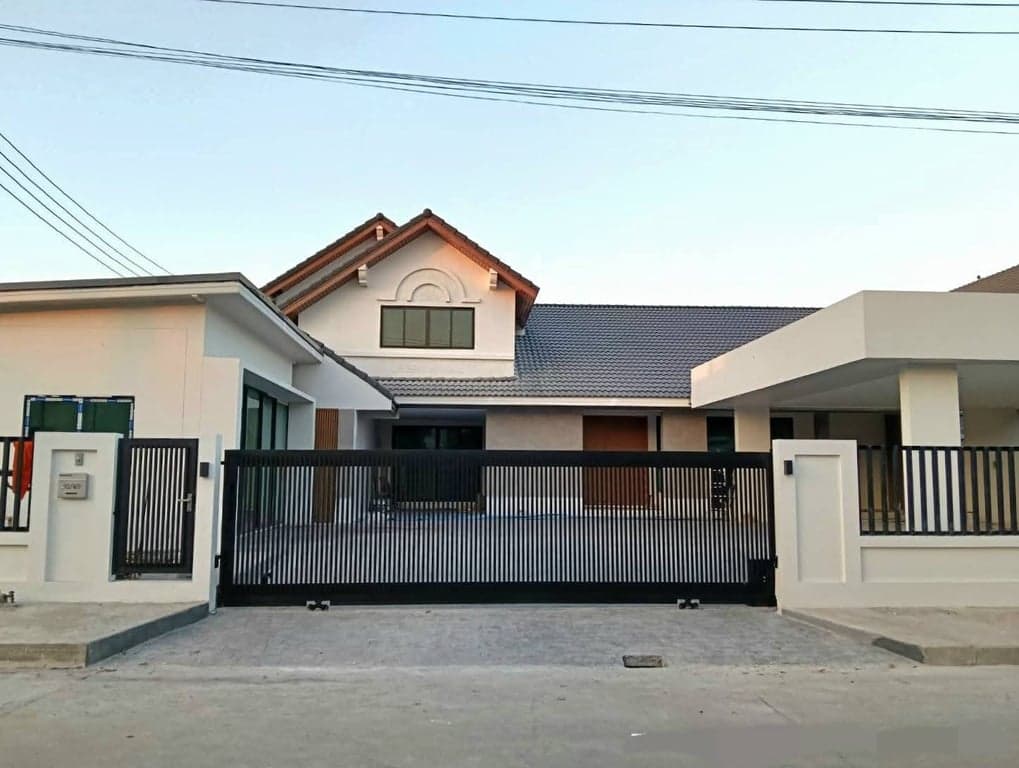 Muang Ake Rangsit — Large Home Office Estate | Parking for 9 Cars