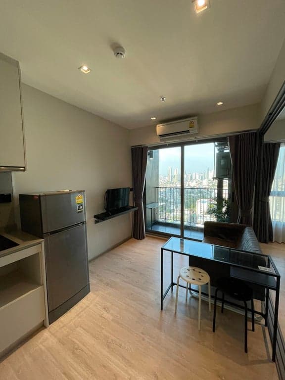 Whizdom Ratchada–Tha Phra — High Floor City View | Next to BTS Talat Phlu