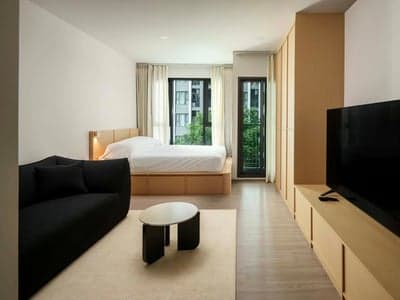 Aspire Sukhumvit - Rama 4 — Brand New Minimalist Studio | Pool View | Near BTS photo 3