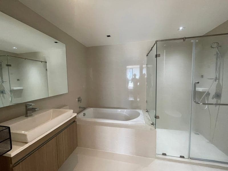 VTARA Sukhumvit 36 — Spacious Corner-Style Living | Near BTS Thong Lo photo 4