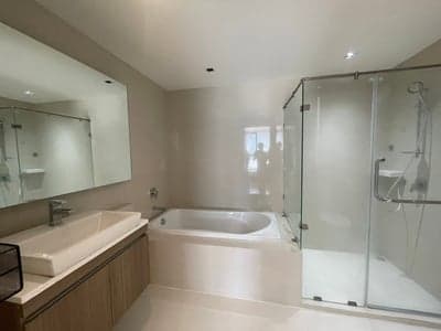 VTARA Sukhumvit 36 — Spacious Corner-Style Living | Near BTS Thong Lo photo 4