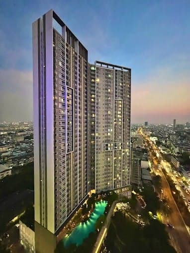 The Key Sathorn - Charoenrat