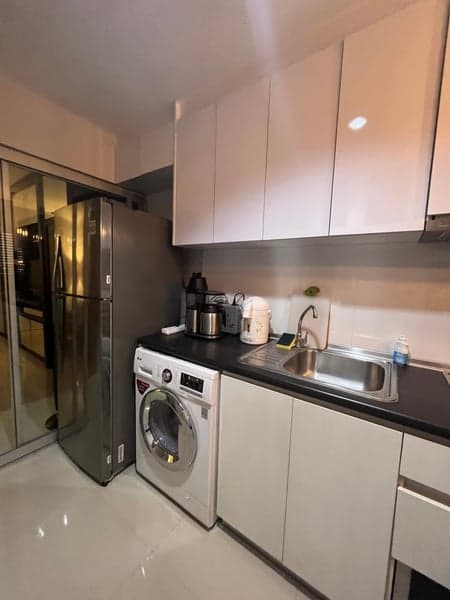 Aspire Sukhumvit 48 — Modern Work-Ready Home | Near BTS Phra Khanong photo 4