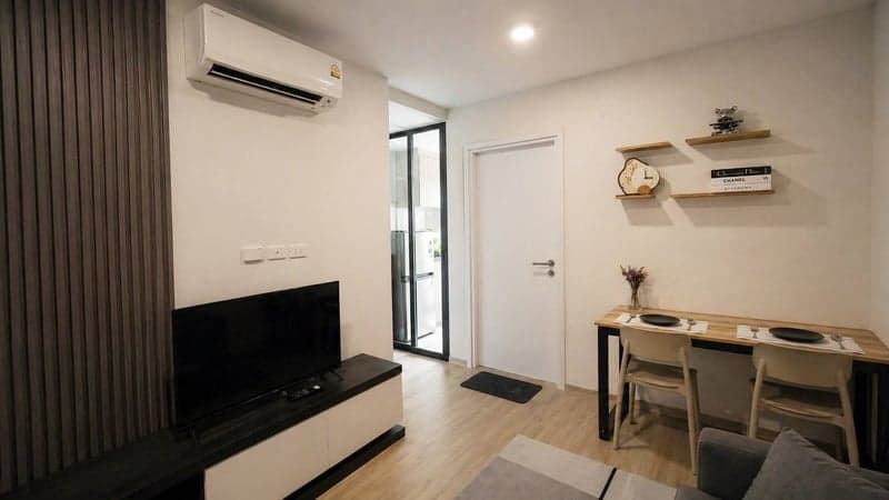 KLOS Ratchada 7 — Modern Minimalist Unit | Walk to MRT | Private Low-Rise photo 4