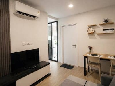 KLOS Ratchada 7 — Modern Minimalist Unit | Walk to MRT | Private Low-Rise photo 4