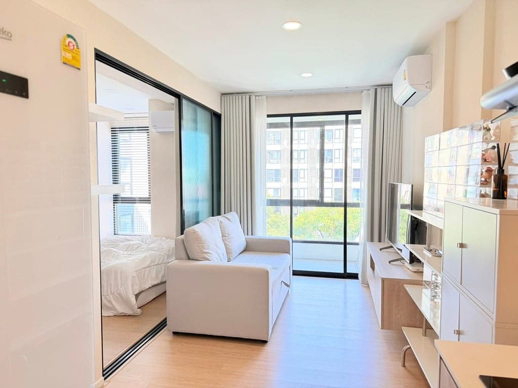 Ikon Sukhumvit 77 — Pool View Unit | Fully Furnished | Near BTS Onnut